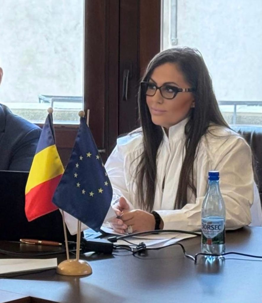 Oana Turcu devine Doctor in Beauty Management. O noua etapa pentru vedeta Prima TV!
